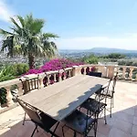 Avec Sublime Vue, 4 Villa Toulon