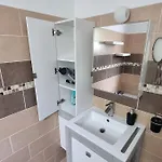 Avec Sublime Vue, 4 *
